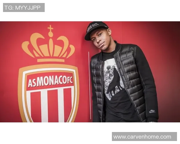 足球明星情侣甜蜜瞬间壁纸图片分享让你感受爱情与运动的完美结合